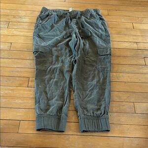 EUC St. John's Bay Olive Green Linen cropped Pants